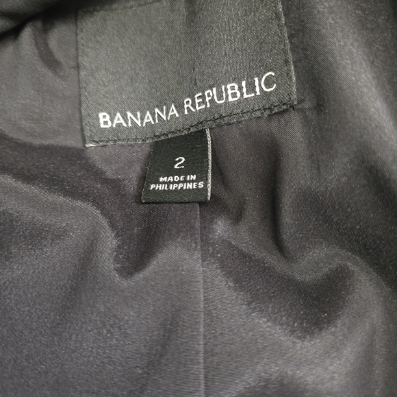 BANANA REPUBLIC Black Cropped Jacket With Asymmetrical Zip And Zipper Details. 2 - Picture 12 of 15